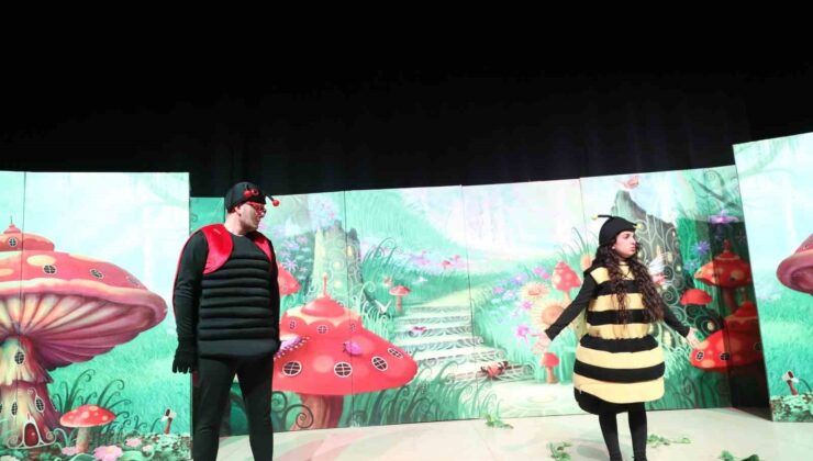 Minikler, “Beneksiz Böcek Uğur” ile keyifli anlar yaşadı
