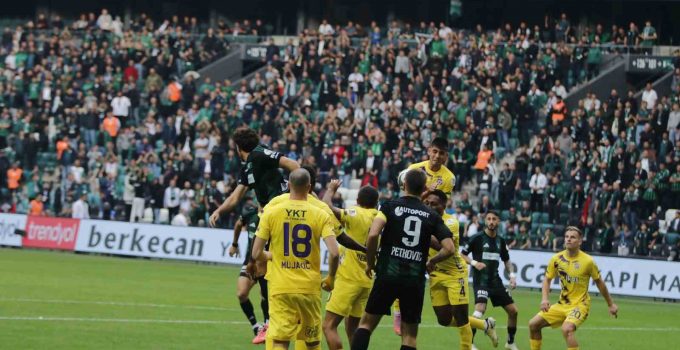 Trendyol Süper Lig: Kocaelispor:0 – Eyüpspor: 0 (İlk yarı)