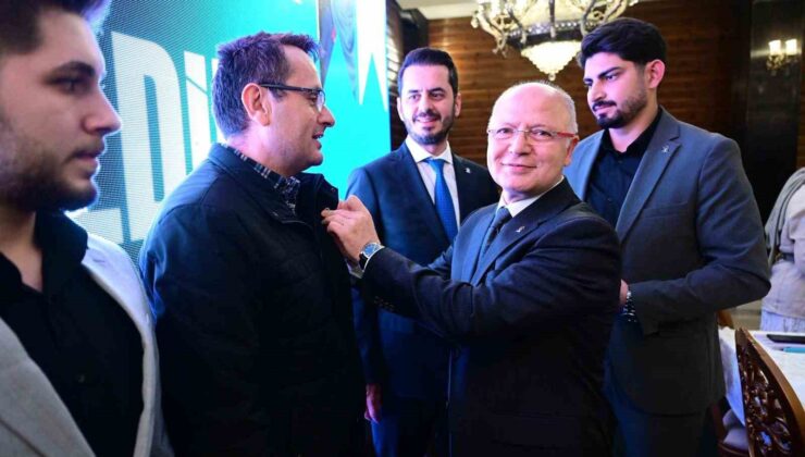 AK Parti Bursa’ya rekor yeni üye katılımı