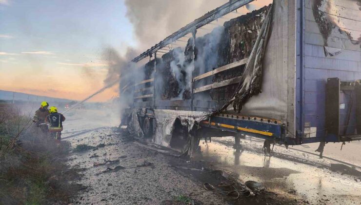 Bandırma karayolunda tır dorsesi alev aldı