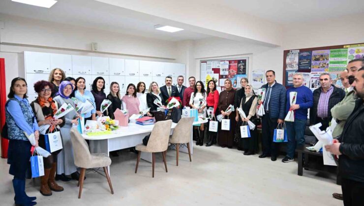 Başkan Yılmaz: “Öğretmenler, bizim kahramanlarımızdır”