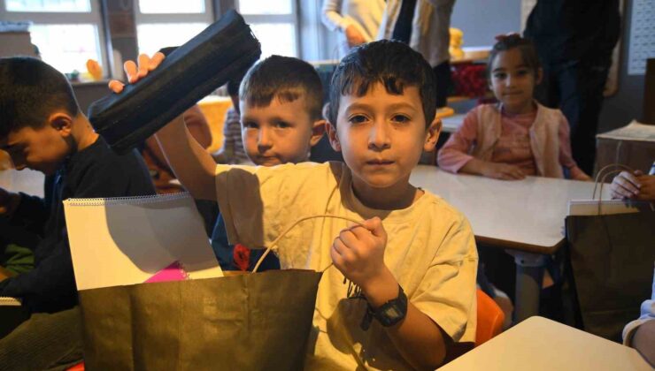 Beşiktaşlılar derneğinden deprem bölgesindeki çocuklara hediye