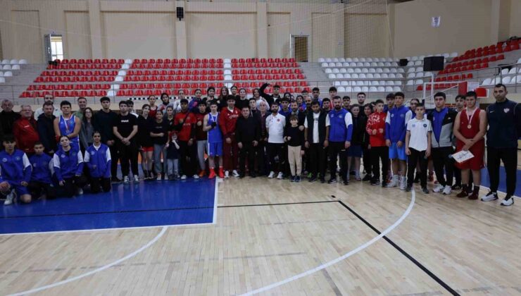 Bilecik’te Atatürk Kupası Boks Müsabakaları tamamlandı