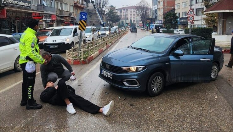 Bursa’da otomobille çarpışan motosiklet sürücüsü yaralandı