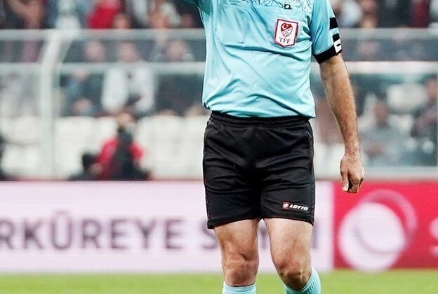 Çaykur Rizespor – Fenerbahçe maçının VAR’ı Özgür Yankaya oldu
