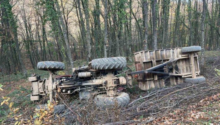 Devrilen traktördeki 2 kişi yaralandı