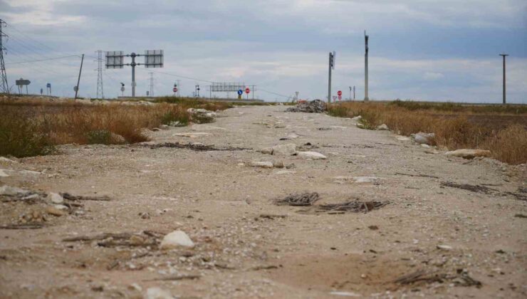 Edirne’de yol çilesi bitmiyor: Bozuk yol araçlara zarar veriyor