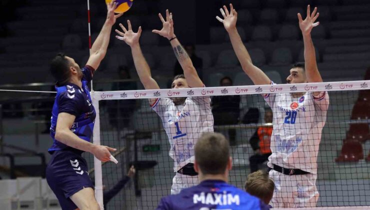 Efeler Ligi: Altekma: 2 – Halkbank: 3