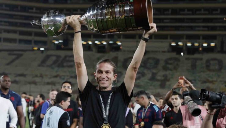 Filipe Luis, teknik direktörlük kariyerinde 5. kupasını kazandı