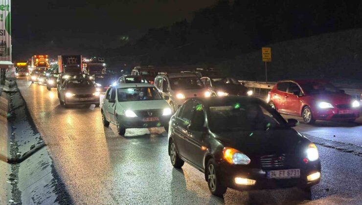 Habipler-Arnavutköy yolunda İSKİ kazı çilesi