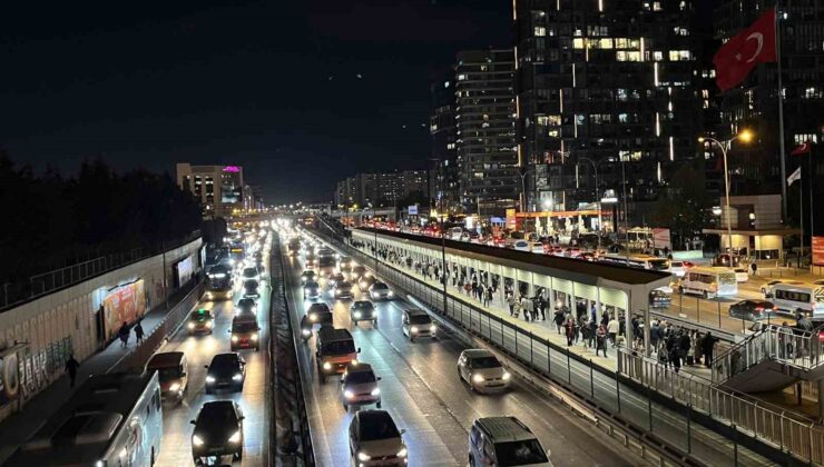 İstanbul’da trafik yoğunluğu yüzde 80’e ulaştı