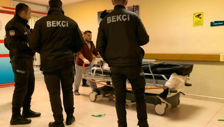 Kaldırımda durup tartıştığı kişiye ateş açtı