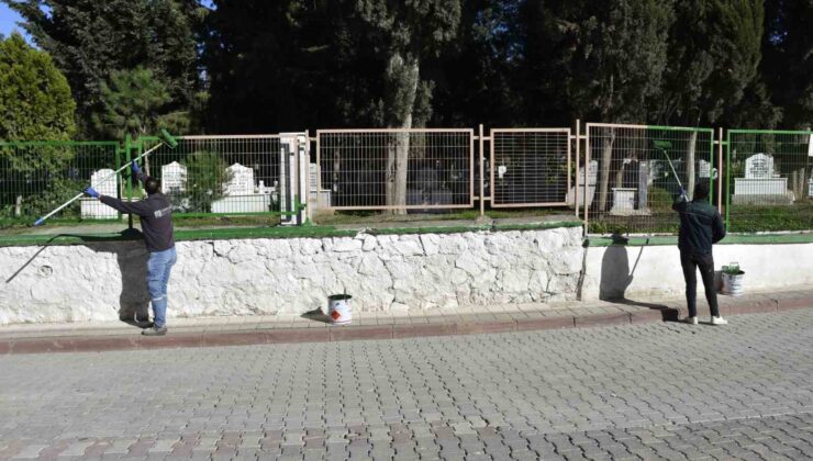 Karacabey’de mezarlıklara özenli bakım
