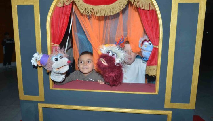 Karagöz Kukla Ve Gölge Oyunları’na renkli açılış