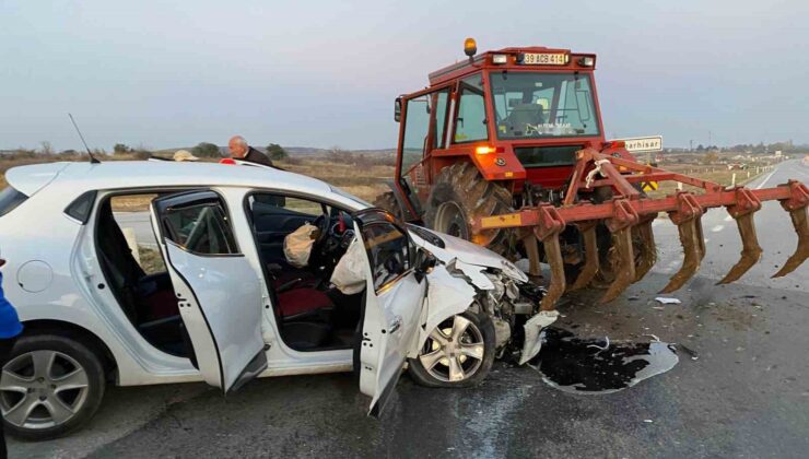 Kırklareli’de traktör ile otomobil çarpıştı: 2 yaralı