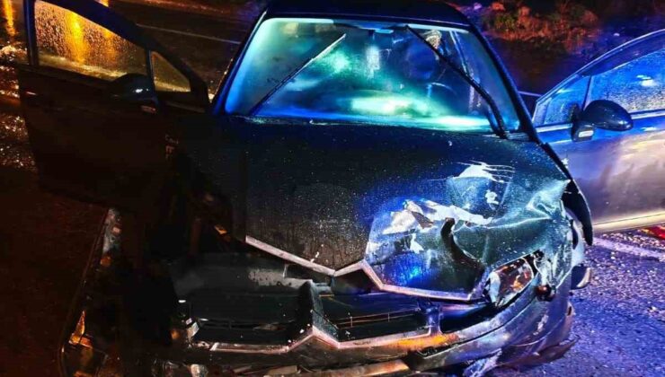 Kırklareli’nde yağışlı yolda zincirleme kaza: 3 araç birbirine girdi, 4 yaralı