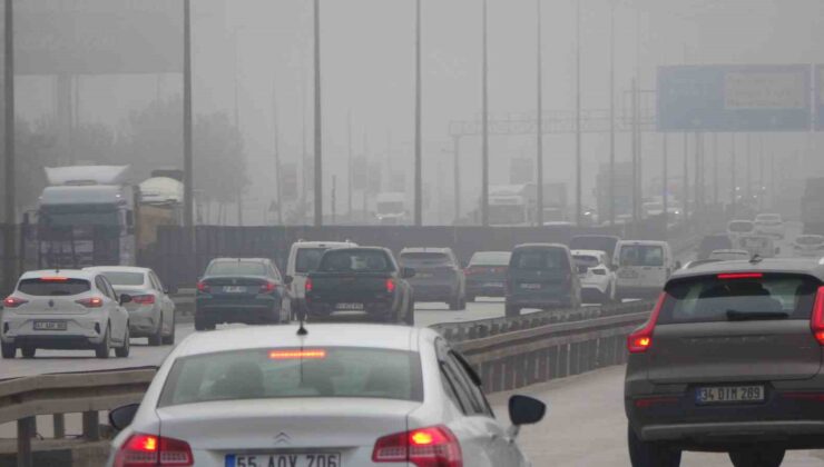 Kocaeli’de etkili olan sis sürücülere zor anlar yaşattı