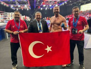 Milli kick boksçu Kadir Yıldırım, dünya şampiyonu oldu