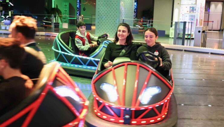 Osmangazi Belediyesi başarılı Dijiders öğrencilerini ödüllendirdi