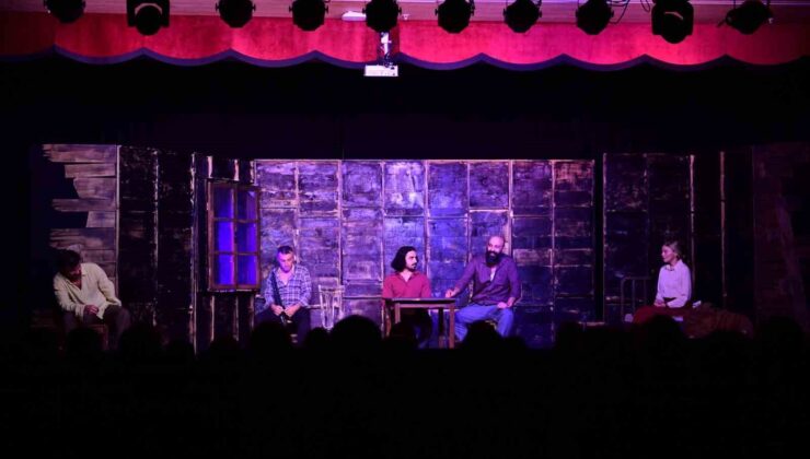 Osmangazi Belediyesi, ‘Duvarların Ötesi’ni sanatseverlerle buluşturdu