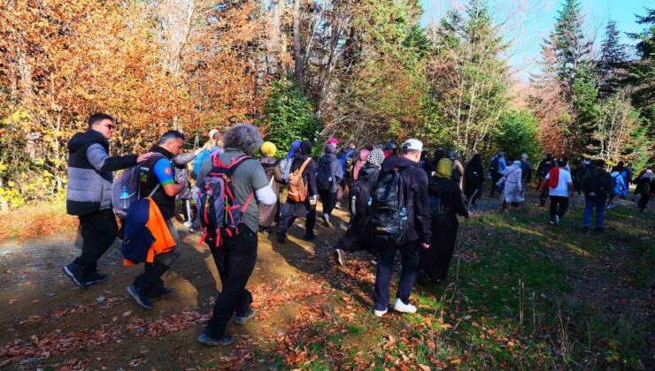 Pamukova’da sonbaharın renkleriyle 14 kilometrelik yürüyüş