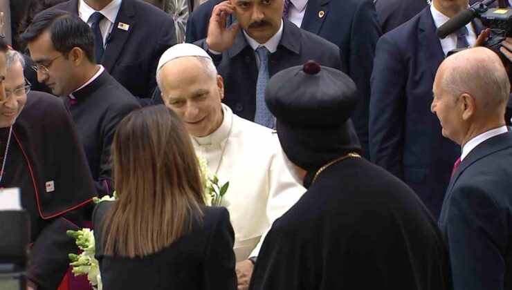 Papa 14. Leo, Yeşilköy’deki Mor Efrem Süryani Ortodoks Kilisesi’ne geldi