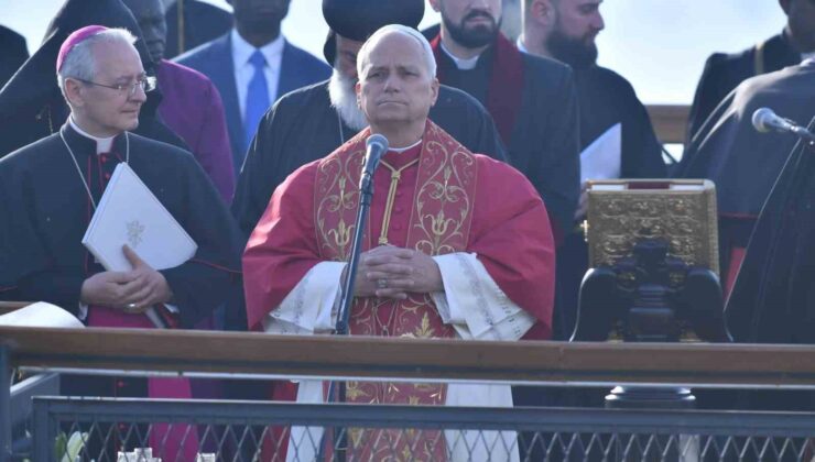 Papa’dan İznik’e tarihi ziyaret ve tarihi ayin…