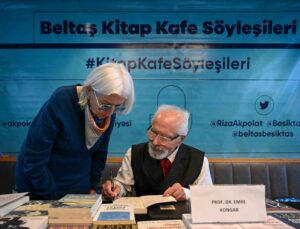 Prof. Dr. Emre Kongar, Beltaş Kitap Kafe’de okurlarıyla buluştu