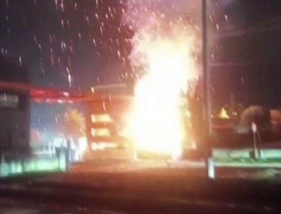 Sakarya’da OSB girişinde korkutan yangın