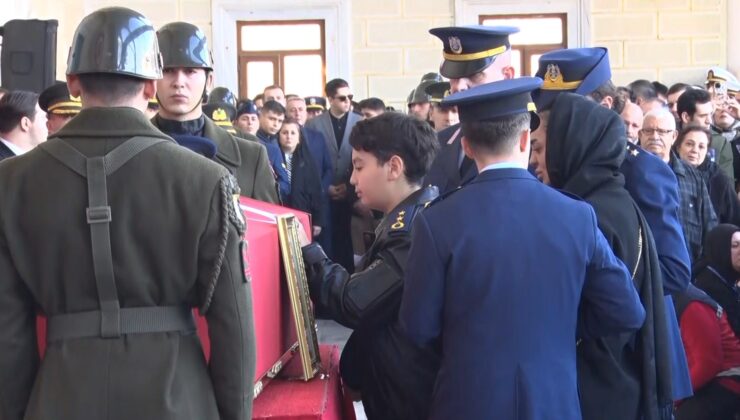 Şehit Pilot Yarbay Gökhan Korkmaz’ın İstanbul’da son yolculuğuna uğurlandı