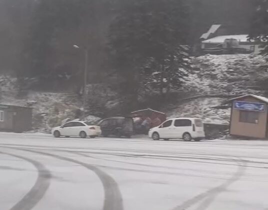 Uludağ’da kar yağışı etkisini gösterdi