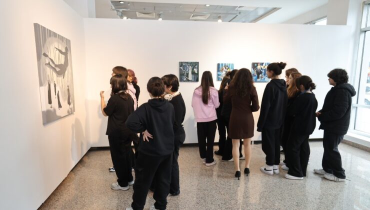 “Varlığın Arayüzü” sergisi Sefaköy Galeri Küp’te