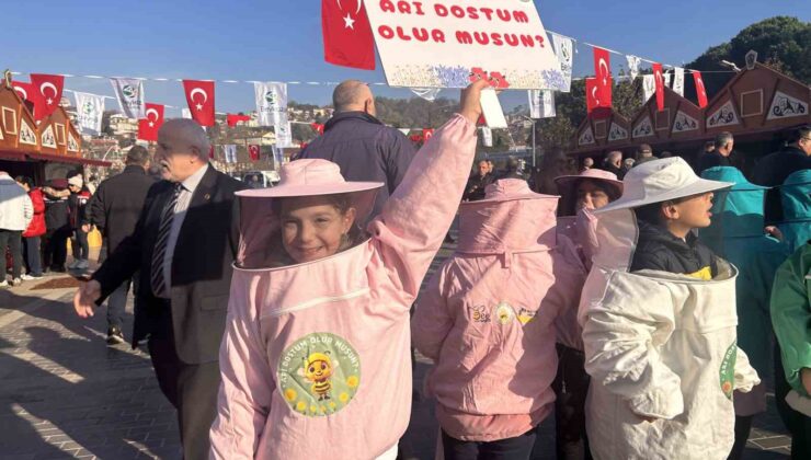 “10. Geleneksel Beykoz Bal Festivali” vatandaşları lezzet ve doğallıkla buluşturdu