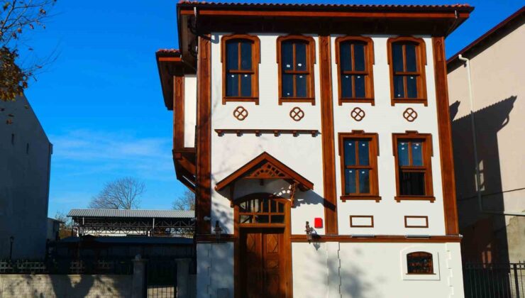 100 yıllık tarih yeniden canlandı