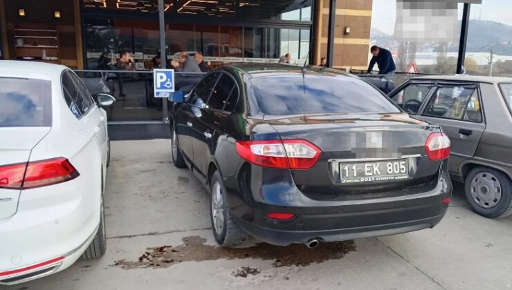 3 Aralık Dünya Engelliler Günü’nde engelli yerine park eden resmi araca ceza