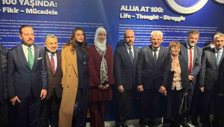 Aliya İzzetbegoviç’in 100. doğum yılına özel sergi AKM’de açıldı