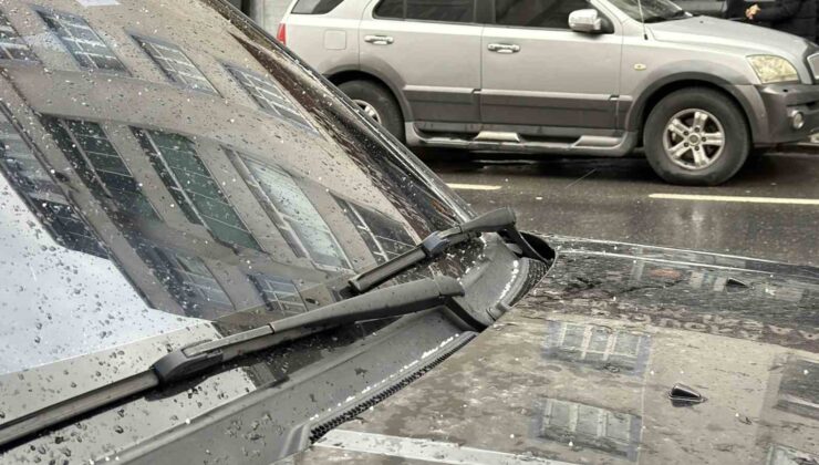 Arnavutköy’de beklenen kar yağışı başladı