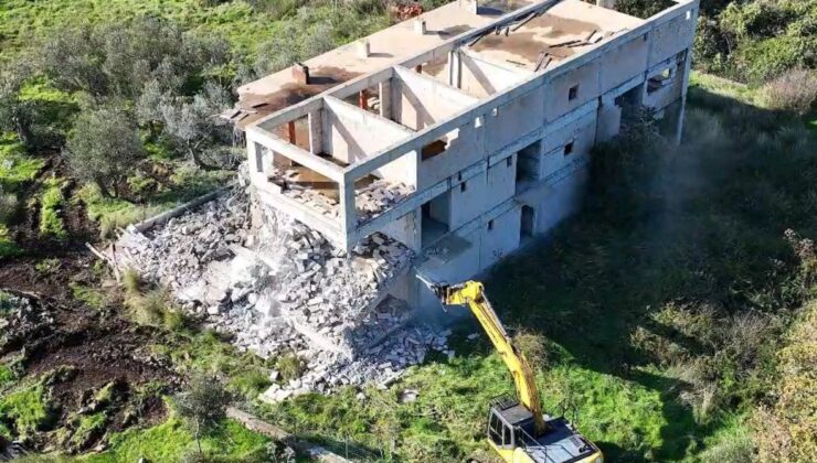 Ayvacık’ta 66 kaçak yapı yıkıldı