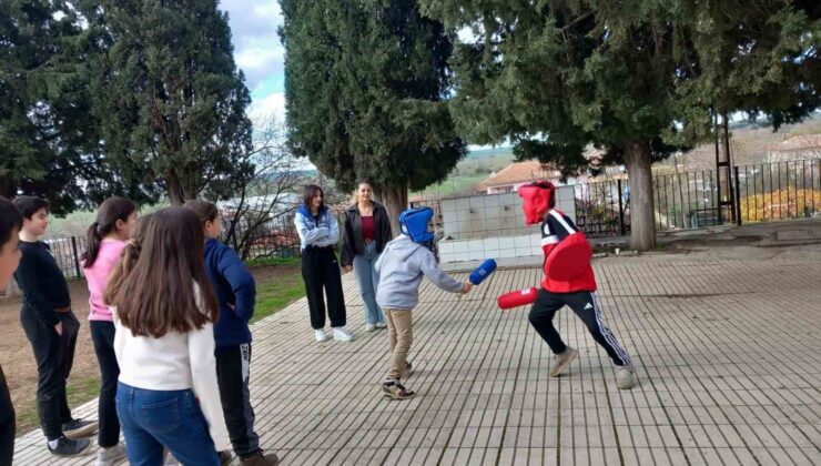 Babaeski’de üniversite öğrencilerinden köy okulunda anlamlı faaliyet