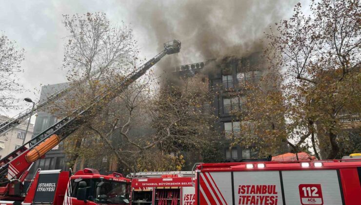 Bağdat Caddesi’nde çatı katında çıkan yangın büyüdü, 2 bloklu bina küle döndü