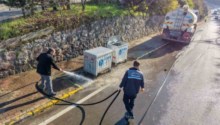 Başiskele’de cadde ve sokaklarda temizlik çalışması yürütülüyor