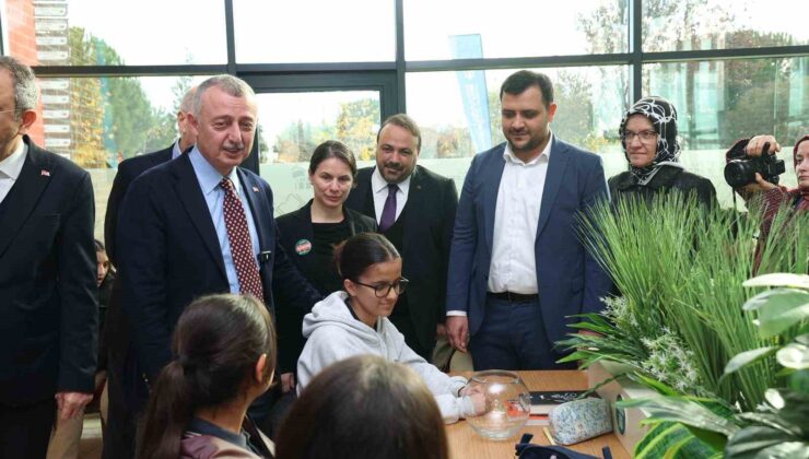 Başkan Büyükakın: “Kütüphanelerde gençlerimizi geleceğe hazırlıyoruz”