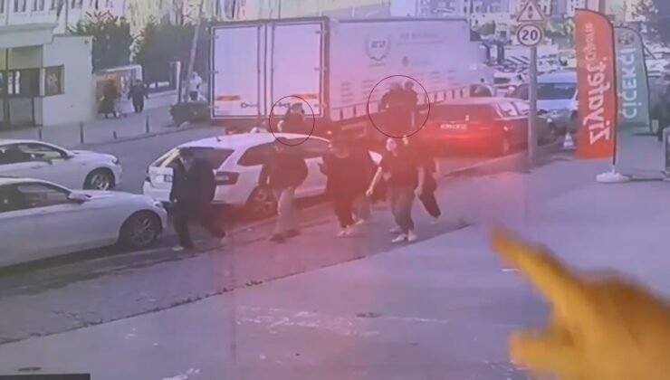 Beylikdüzü’nde okul çıkışında dehşeti yaşadılar: Ters yönden gelen scooter, kadına ve çocuğa çarptı; o anlar kamerada