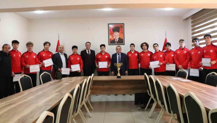 Bilecik’te genç basketbolculardan il birinciliği