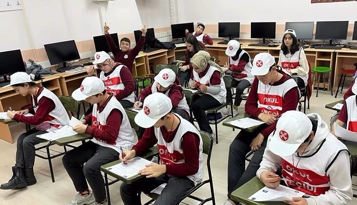 Bilecik’te öğrencilere okul geçidi görevlisi eğitimi