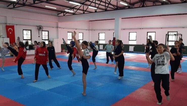Bilecik’te taekwondo antrenmanları aralıksız sürüyor