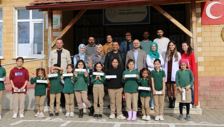 “Bir Hikaye Bin Neşe” çocukların yüzünde tebessüm oluyor