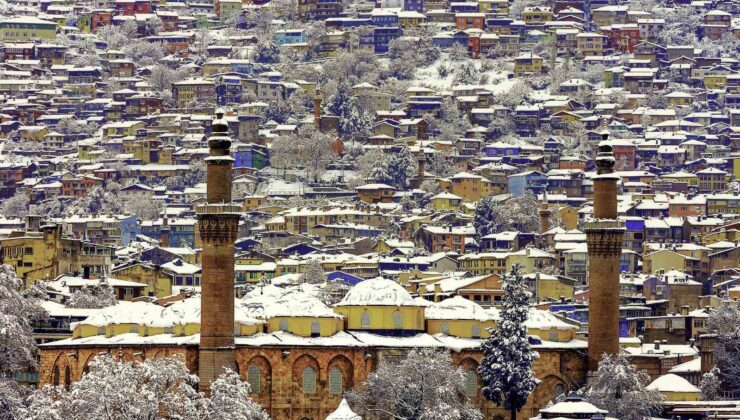 Bursa Ulu Cami dünya finalinde “Viki Anıtları Seviyor”da Türkiye birincisi oldu