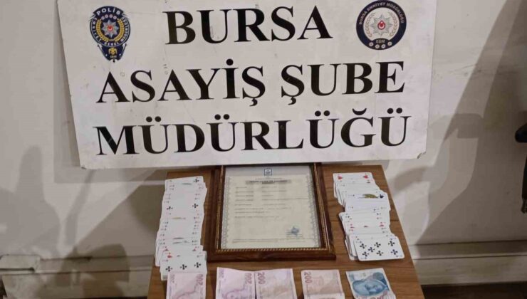 Bursa’da 300 polisle uygulama: Mekanlar denetlendi, kumar masaları çökertildi
