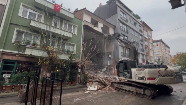 Bursa’da ilginç bir yıkım